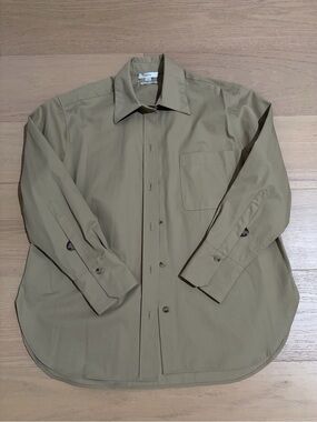 New Women’s Tan Button-Up Shirt XS/S